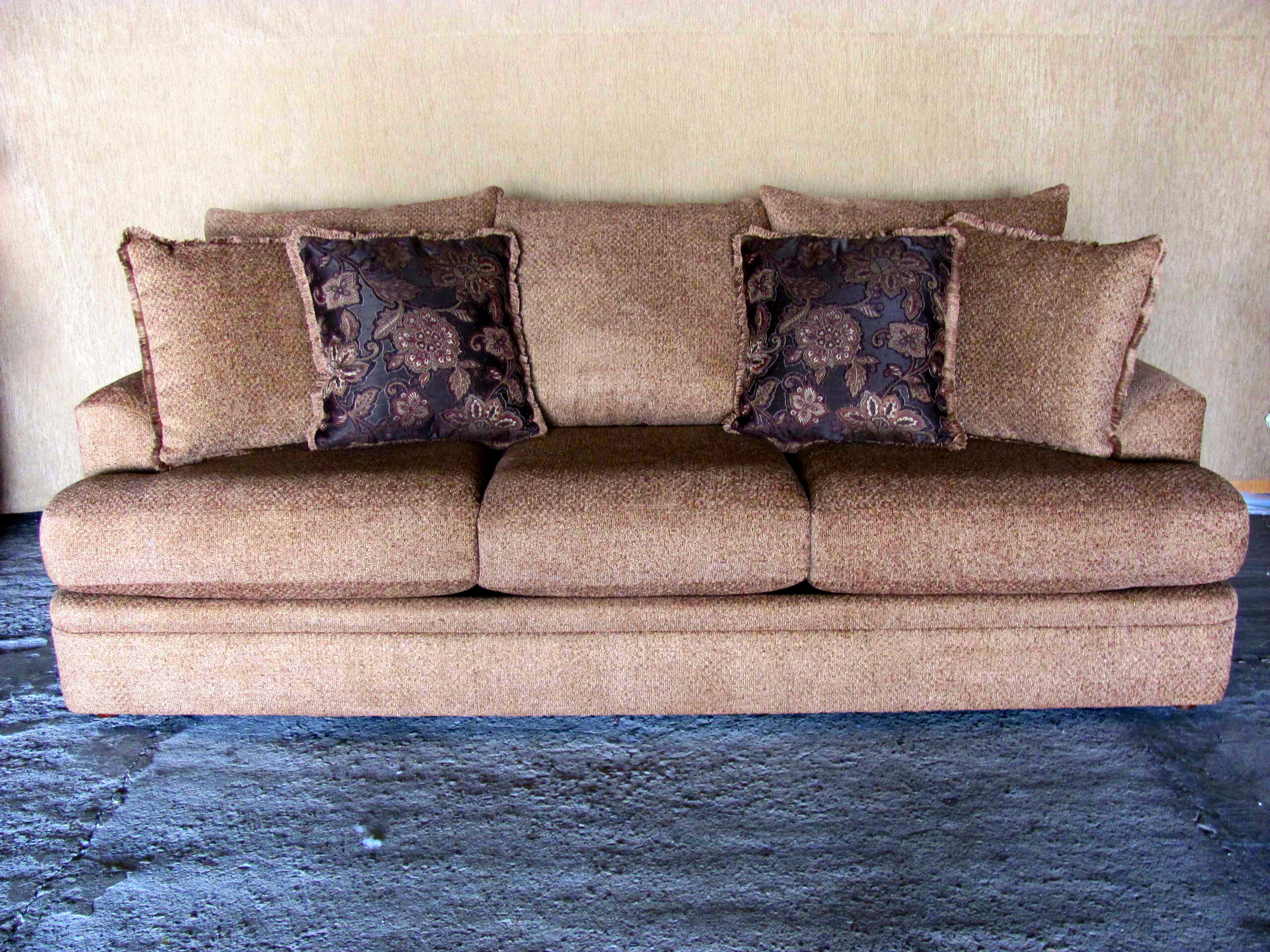 Shelbee Sectional Sofa