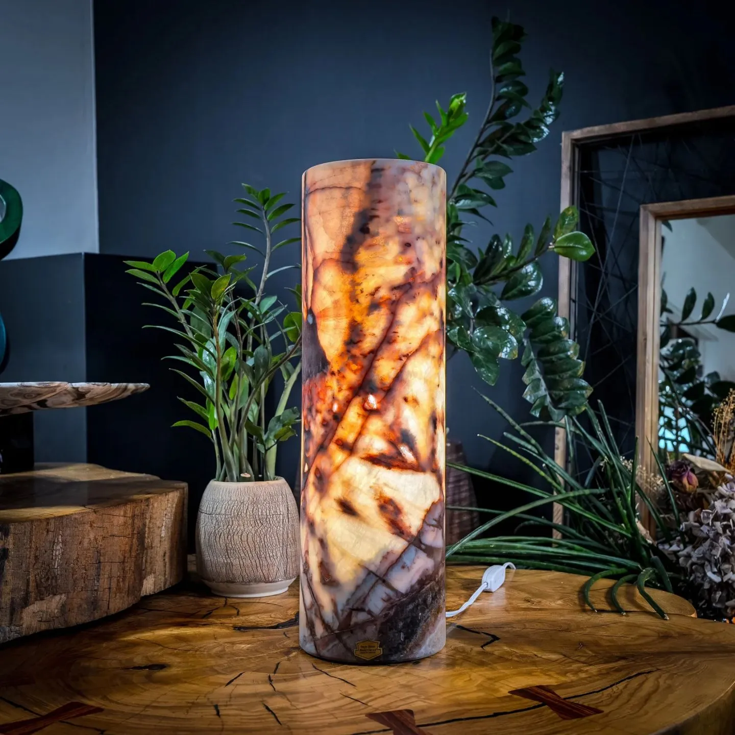 Divina Claire Onyx Table Lamp