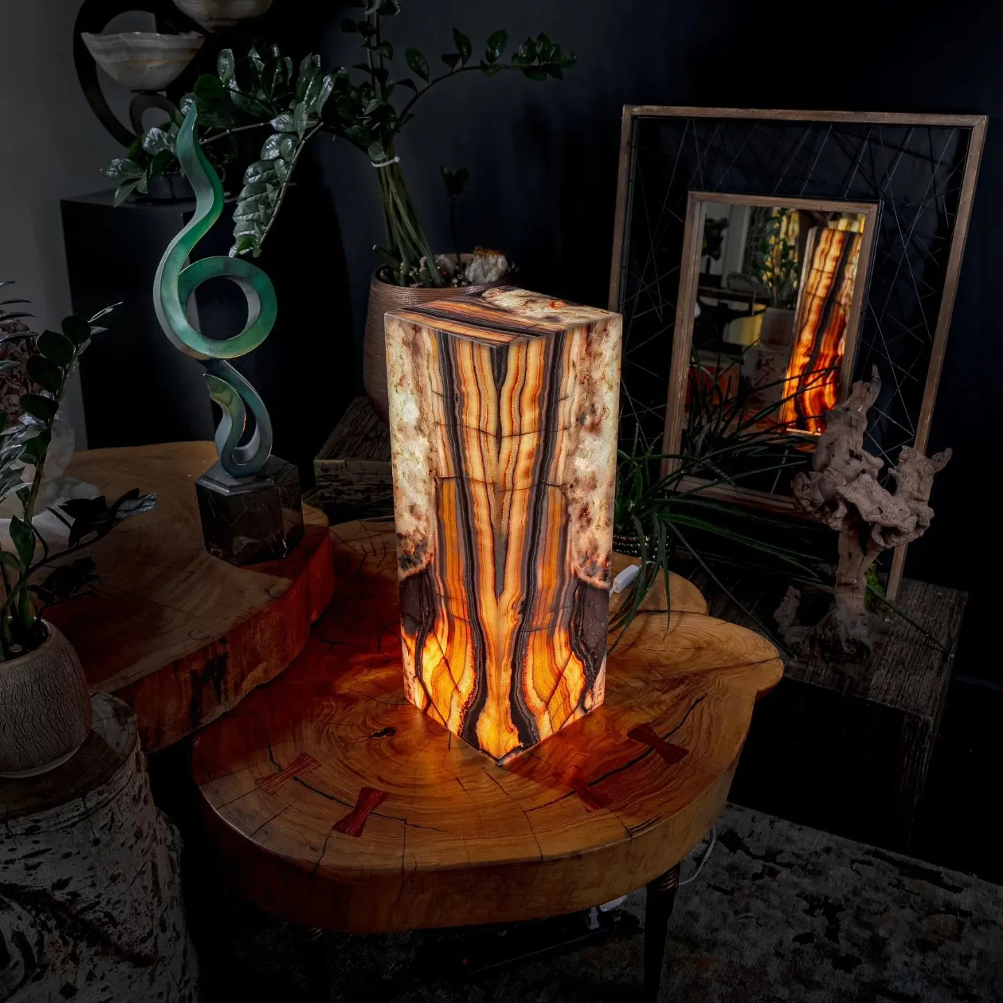 Scarlett Onyx Table Lamp