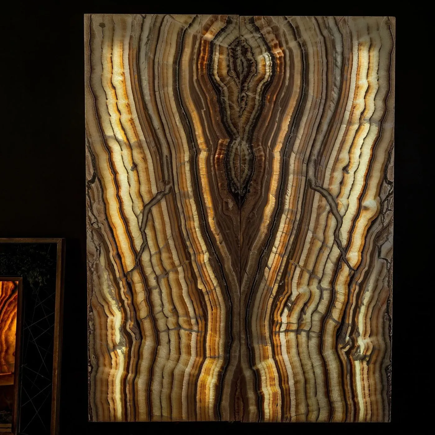 Onyx Wall Panel